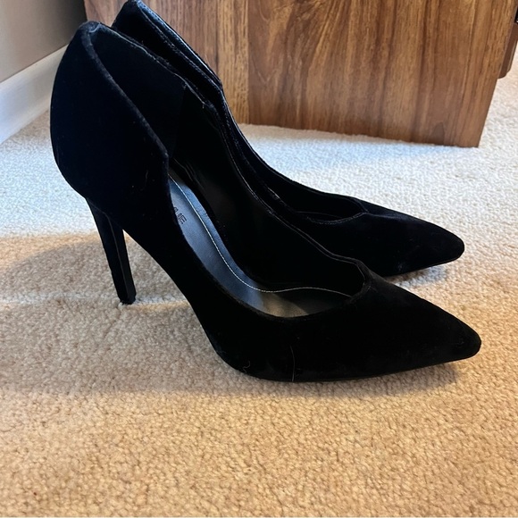 Kendall & Kylie Velvet  Pumps - Picture 3 of 9